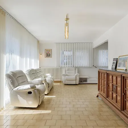 Maison Grenoblois エイバン